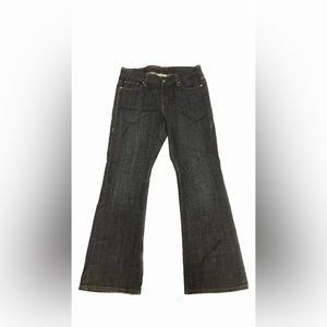 Levi’s Low Flare 534